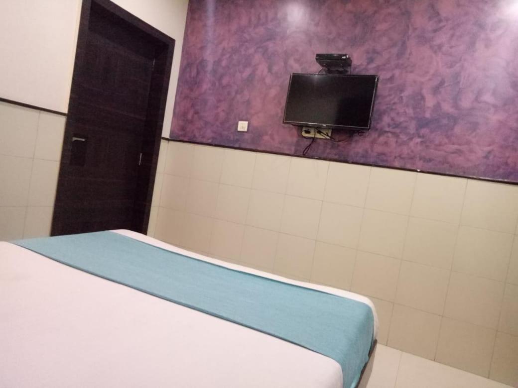 Hotel Sharda Mumbai Exterior photo