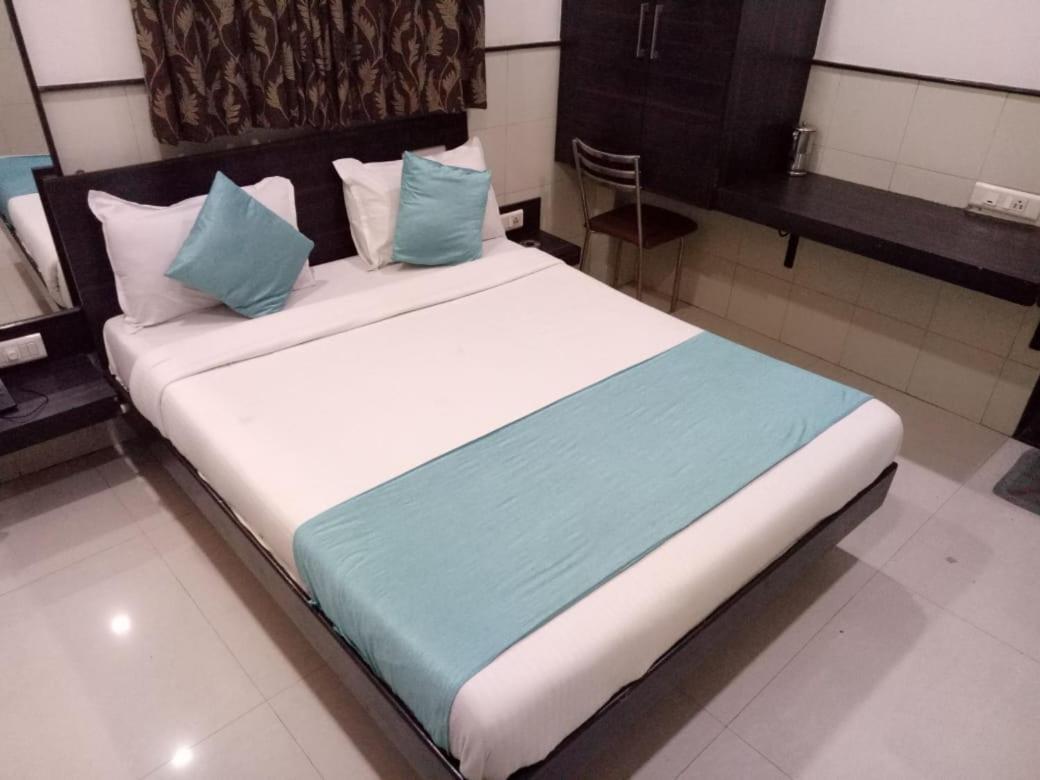Hotel Sharda Mumbai Exterior photo
